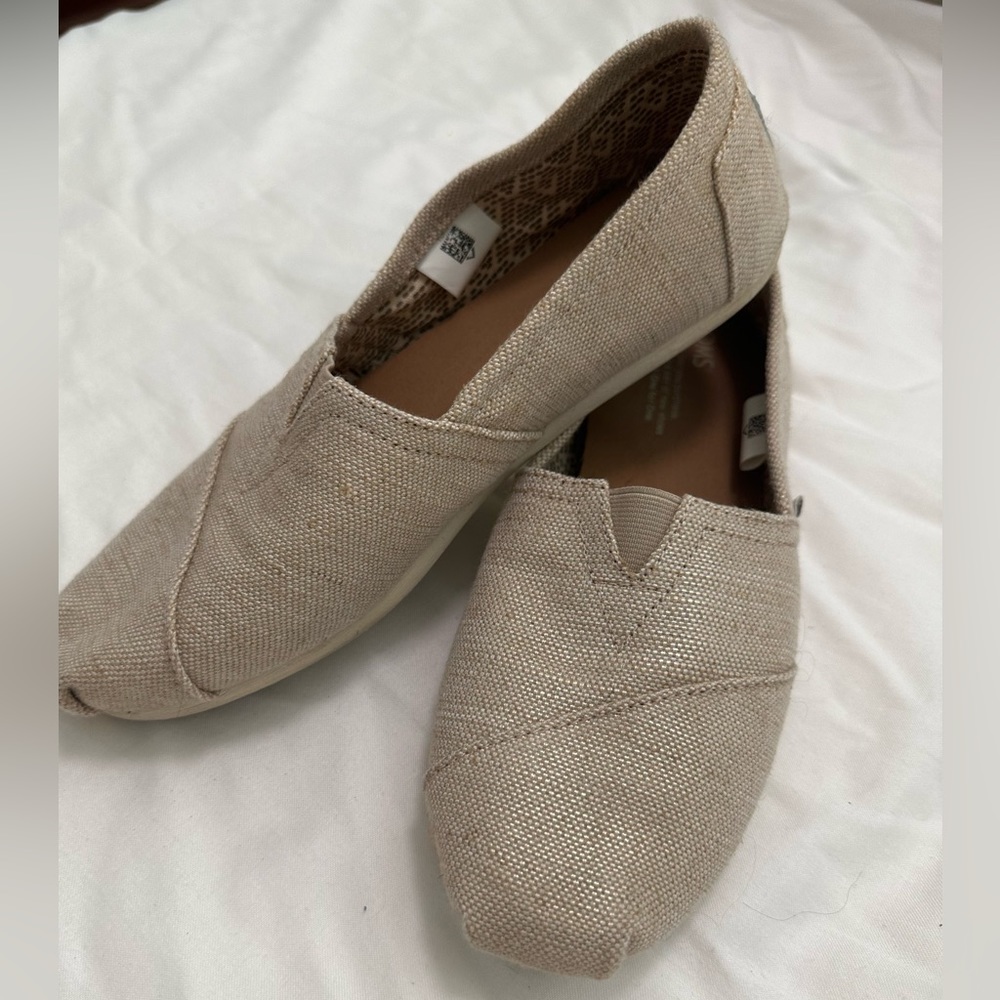 Toms casual flats.  Size 8.5